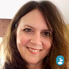Ione, Cosmetologist & Massage Therapist at OYESPA